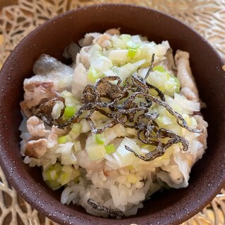 さっぱり♪ ネギ塩レモンでしゃぶしゃぶ豚丼